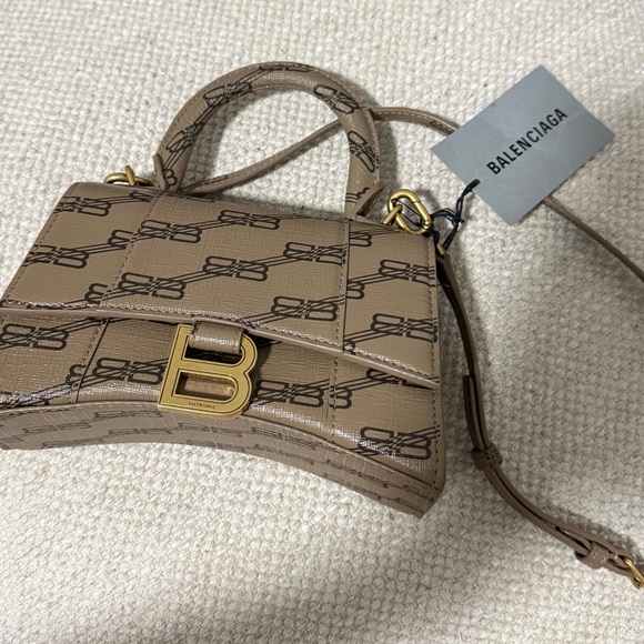 Balenciaga Monogram - Picture 1 of 10